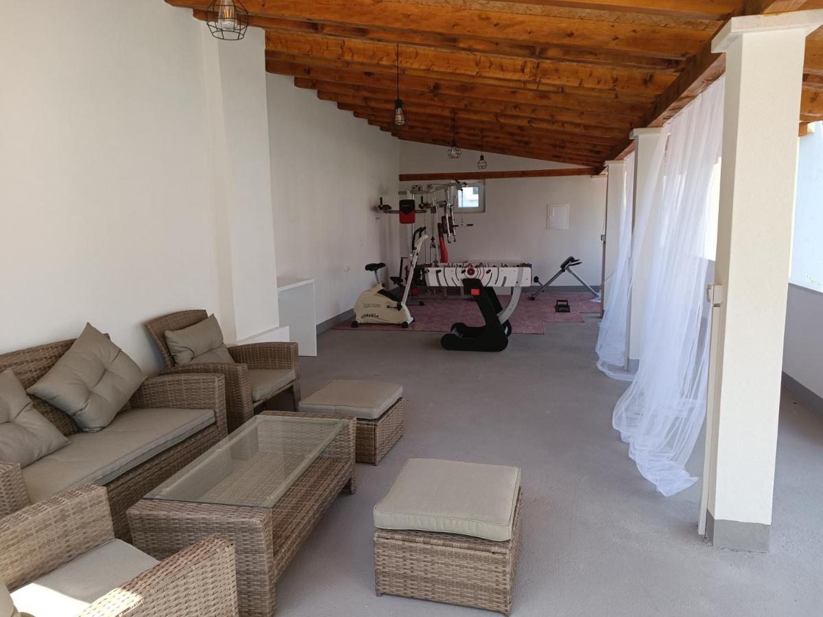 Villa Vlade- From The Heated Pool To The Beach In 1 Minute Jesenice  Exteriör bild