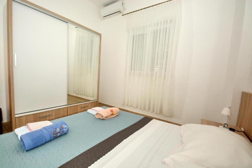Villa Vlade- From The Heated Pool To The Beach In 1 Minute Jesenice  Exteriör bild
