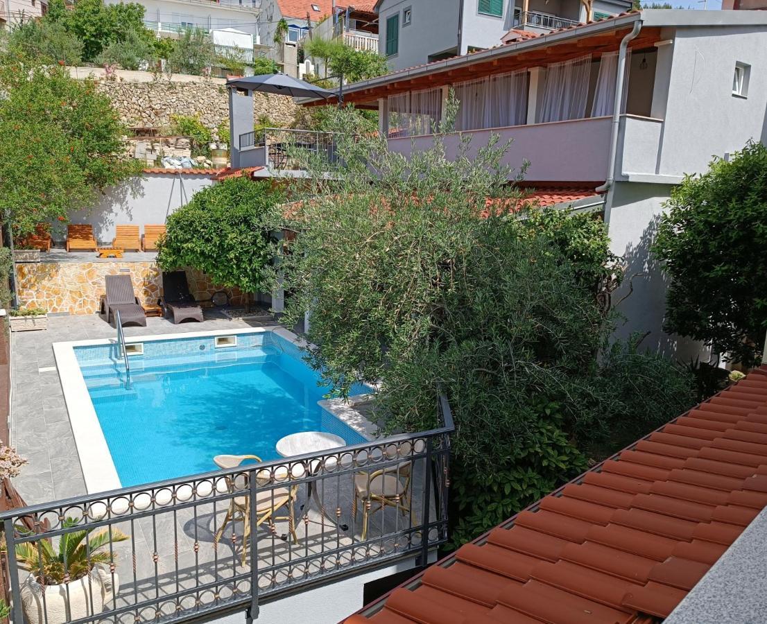 Villa Vlade- From The Heated Pool To The Beach In 1 Minute Jesenice  Exteriör bild