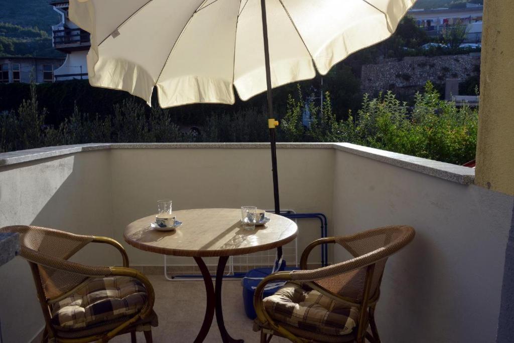 Villa Vlade- From The Heated Pool To The Beach In 1 Minute Jesenice  Exteriör bild