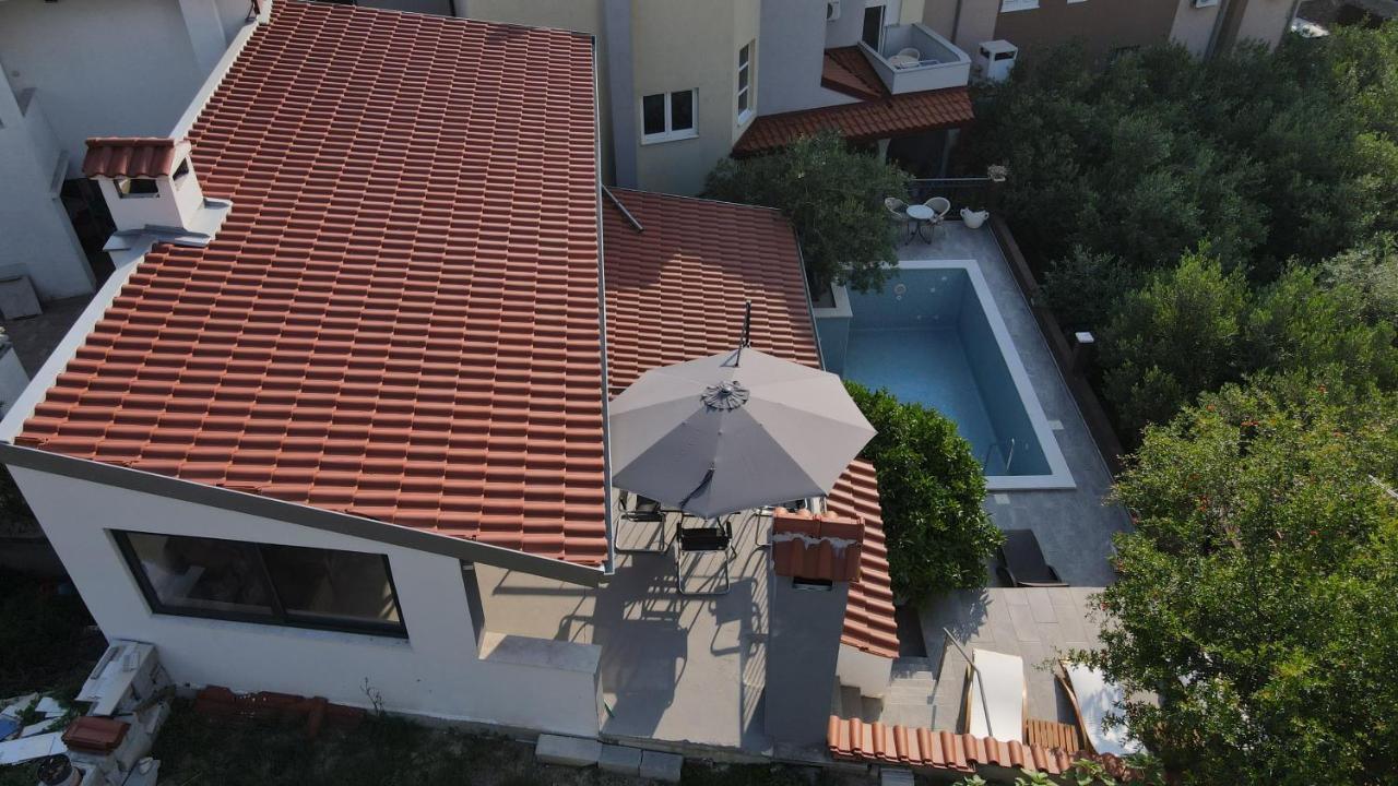 Villa Vlade- From The Heated Pool To The Beach In 1 Minute Jesenice  Exteriör bild