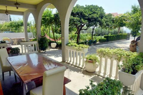 Villa Vlade- From The Heated Pool To The Beach In 1 Minute Jesenice  Exteriör bild